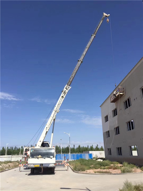 沂源县“轻装强干”—— 吊车的 “轻量化臂架” 技术